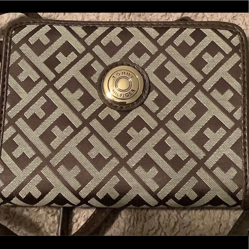 Tommy Hilfiger Crossbody Bag